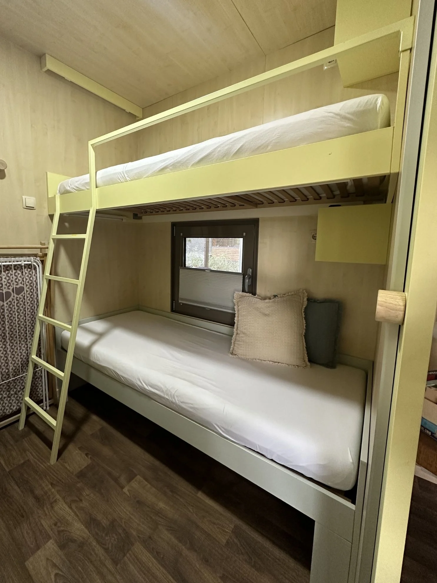 Magnolia XL druga spalnica, pograd