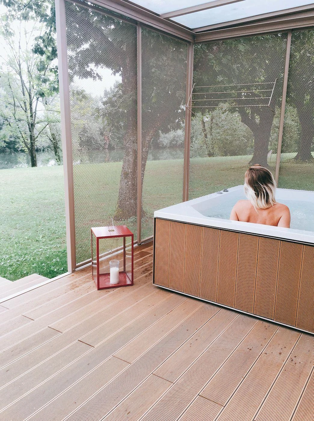 Magnolia BB2 masazna kad